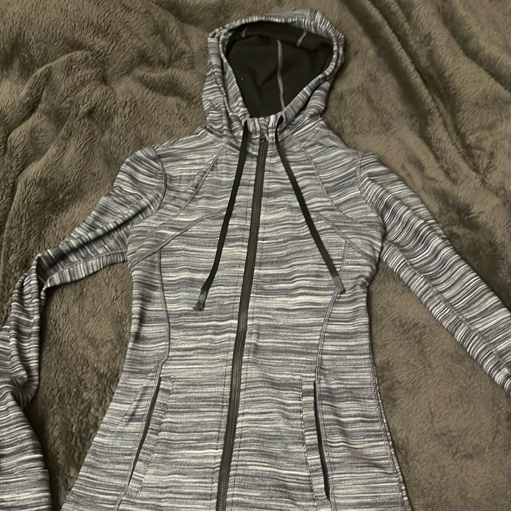 Heatherd grey lululemon align zip up!